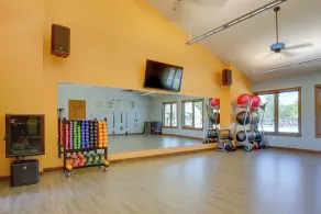 Trails, Golf & Beaches! Luxe Innsbrook Resort Stay - Image 3