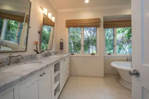 Majestic Montecito - Luxurious Getaway & Hot Tub - Image 2