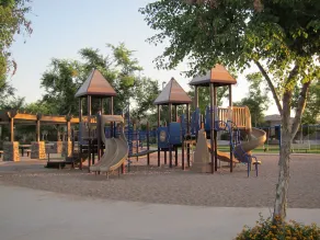 Votre oasis de jardin vous attend ..., une belle maison dans une communauté primée - Image 3