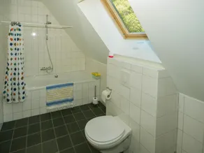 Holiday home with private pool and views - Image 3