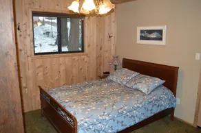 Old School Fun ved Lake Mont Pines Creekside Cabin - Image 5