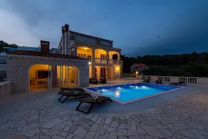 Beautiful Holiday House  with private pool - Image 4