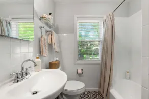 NEU - gerade renoviert mit neuem übergroßen privaten Pool in der Innenstadt von New Buffalo! - Image 3