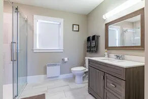 ⭐️Beautiful Bright House 5 Mins From Downtown ⭐️ - Image 3