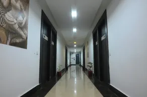 Hotel Four Star - Image 2