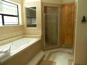 Benutzerdefinierte Luxury Home W / Hot Tub & Pool Table - Image 4