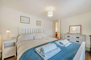 2 Bed in Frogmore oc-s29476 - Image 2