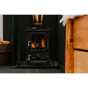 A pet friendly Roundhouse cabin with electric hot tub. - Image 2