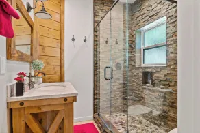 Bearfoot Lodge Near Hiking & Skiing! - Image 3