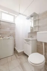 One bedroom apartment with terrace in the city centre - Image 4