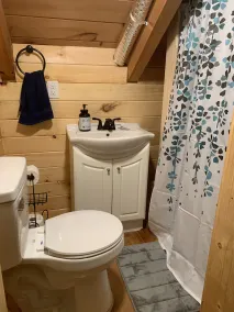 Cozy Creekside Cabin in the heart of Hocking Hills - Image 3