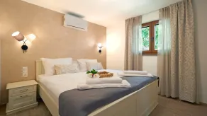 Casa Valla - Two Bedroom Holiday Home with Pool - Image 2