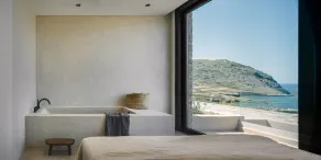 Seafront 6 bedroom villa -  50m from the beach - Image 2