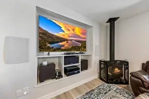 6 chambres haut de gamme avec bain à remous, 13 lits, table de billard, plus dans un emplacement central! - Image 3