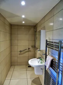Rural Retreat with glorious views, I hour from London.  4* Gold Visit England - Image 2