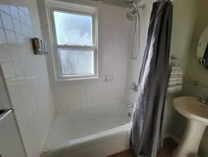 SPACIOUS BUNGALOW- 20min to WI Dells/Devils Lake - Image 2
