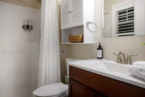 Cozy Hidden Cabin 6 MIns To River, Hiking & Wineries - Image 5