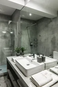 Superior One Luxury Apartments - Image 4