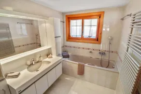 Alexandra 6A - Spacious and comfortable accommodation - Image 3