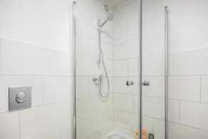 3 Bedroom apartment in great location - Image 4