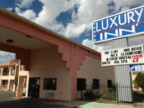 Luxury Inn - Image 3
