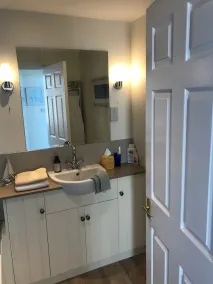 Første sal balkon lejlighed med fantastisk havudsigt. - Image 2