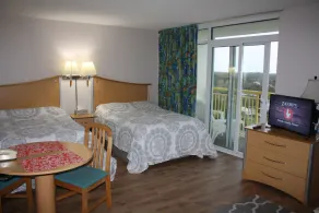 Profitez d'un magnifique studio avec vue sur l'océan et la ville au douzième étage avec kitchenette - Image 2