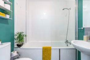 Stylish Southampton Abode - Image 4