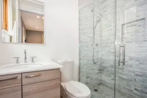 Unique Modern Barn House in Sag Harbor - Image 3