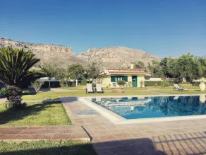 Escape to Kipos: Villa com piscina privada perto de Mesologgi - Image 5