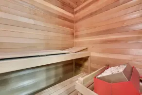 Large Lakefront-Dock! 2 Ensuites with Jetted Tubs! - Image 3