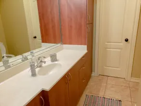 Town home in a gated community!!Spacious 1100sqft - Image 4