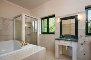 5 bedroom Beach Front villa on Peljesac. Stunning beach.1st ROW. AMERICAN OWNER - Image 2