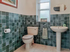 Alojamiento de 5 habitaciones en Potter Brompton, Scarborough - Image 3