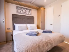 MARIGOLD LODGE, pet friendly, luxury holiday cottage in Staithes - Image 3