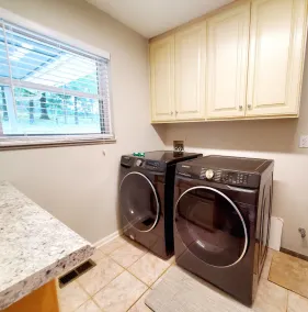Quiet Mountain 3/2 Home with Spectacular Views, Additional bedroom for extra - Image 2