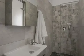 Queen Bee Residence- Honey Apartment - Image 3
