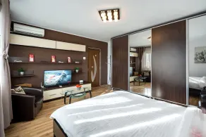 Titan - Park Lake - Studio 37 by MRG Apartments - Image 5