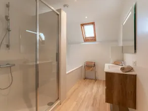 Beautiful holiday home near the beach - Image 2