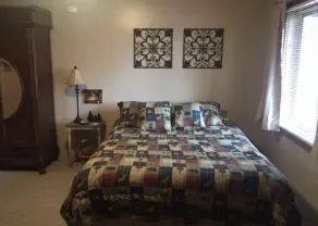 Lakeside condo - Image 4
