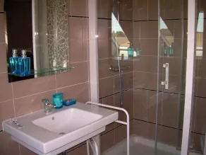 Spacious and beautiful apartment in PLANGUENOUAL - Image 3