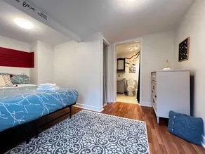 Stylish 1-BDRM, Prime Location - Image 5