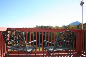 The Lodge at Joe Walker Hollow, privacy at its best with plenty of family space - Image 4