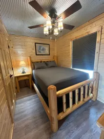 Sleeps 11, an amazing view. See 3 states on a clear day. Pic don’t do it justice - Image 5