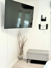 Bristol Firefly Studio: Kitchenette, Private Patio - Image 2