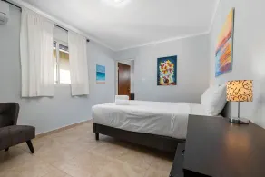 Great Cozy, Comfortable & Central 2BR 2BA w/ Pool - Image 5