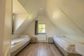 Luxury bungalow with dishwasher and box spring beds - Image 4