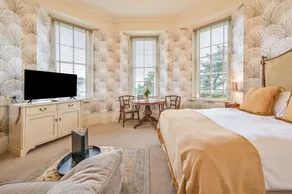 Muntham - Studio Apartment 7 - Image 5