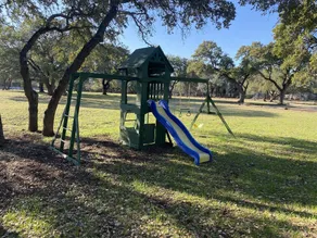 Guest house nestled amongst 100 year old oaks with fun farm animals! - Image 5