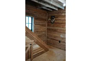 Gorgeous Carriage House! - Image 2